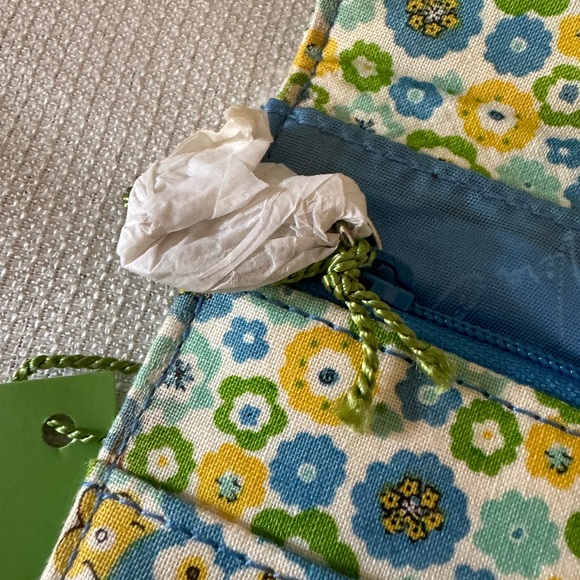 NWT Vera Bradley English Meadow (Retired) Travel Envelope, Floral Pattern - Picture 4 of 11